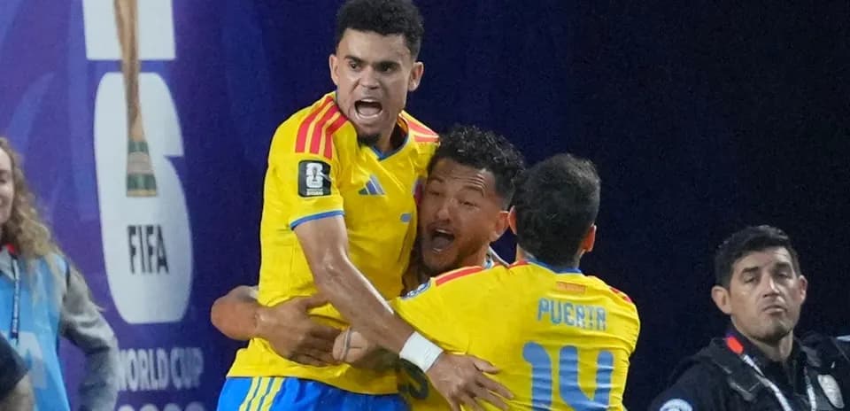Colombian players celebrating a goal