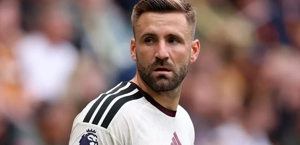 Player in Manchester United kit on the field