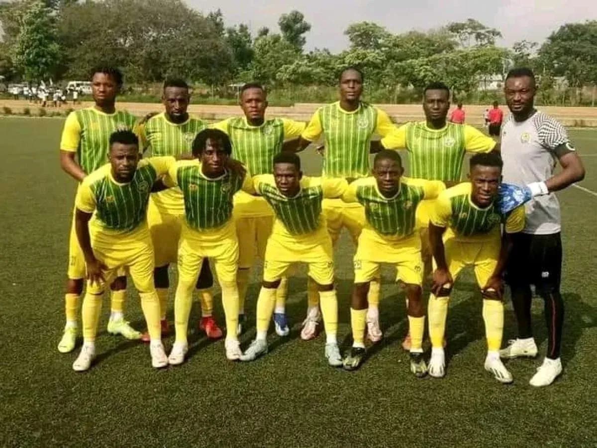 El Kanemi Warriors team posing for photo