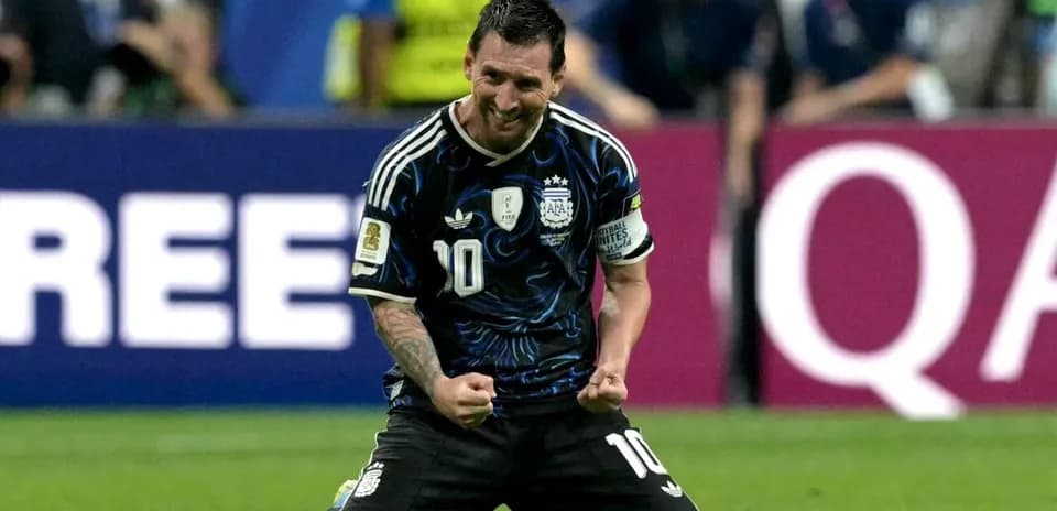 Player celebrating on knees during match