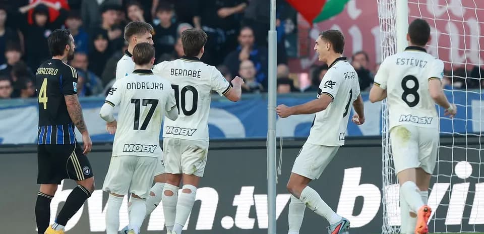 Players celebrating a goal during Parma vs Pisa match