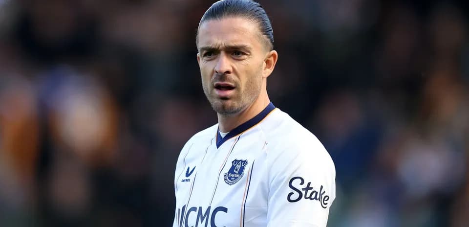 Player in Everton jersey during a match