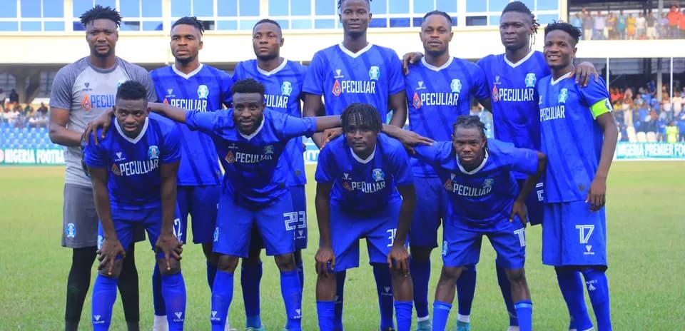 Shooting Stars team posing for match photo