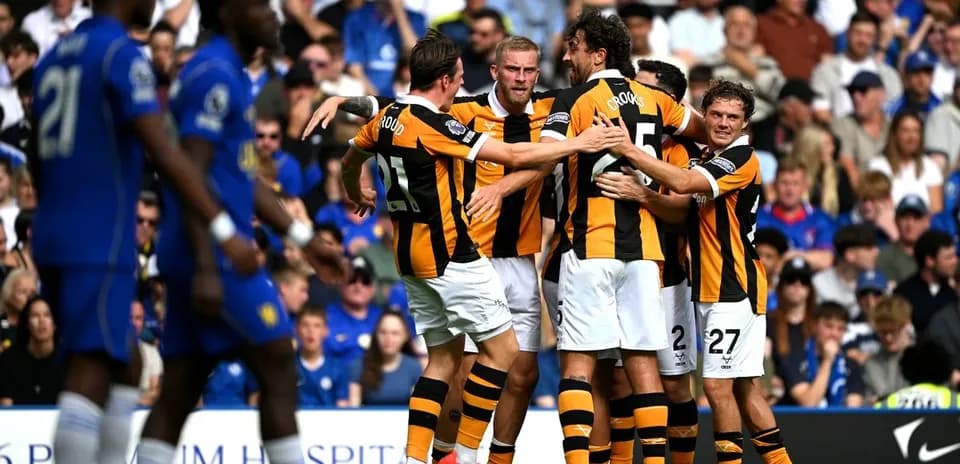 Hull City players celebrating a goal