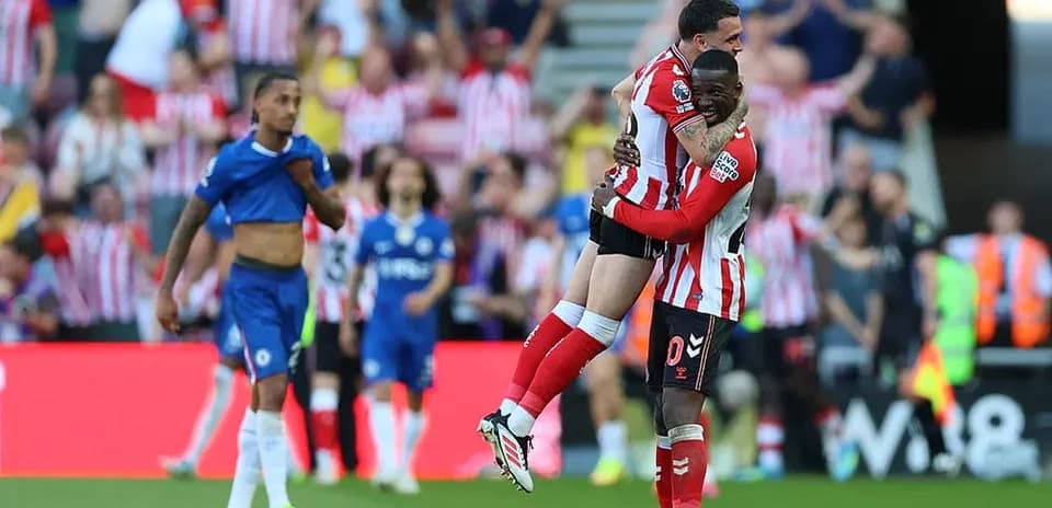 Sunderland players celebrating a goal