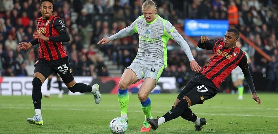Bournemouth and Manchester City players in action