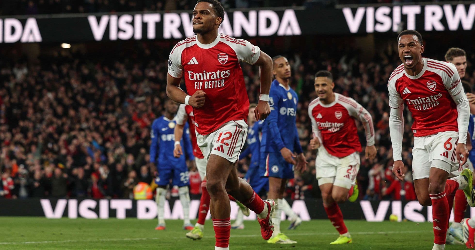 Arsenal's Efficient Counter-Attack Defeats Chelsea's Possession