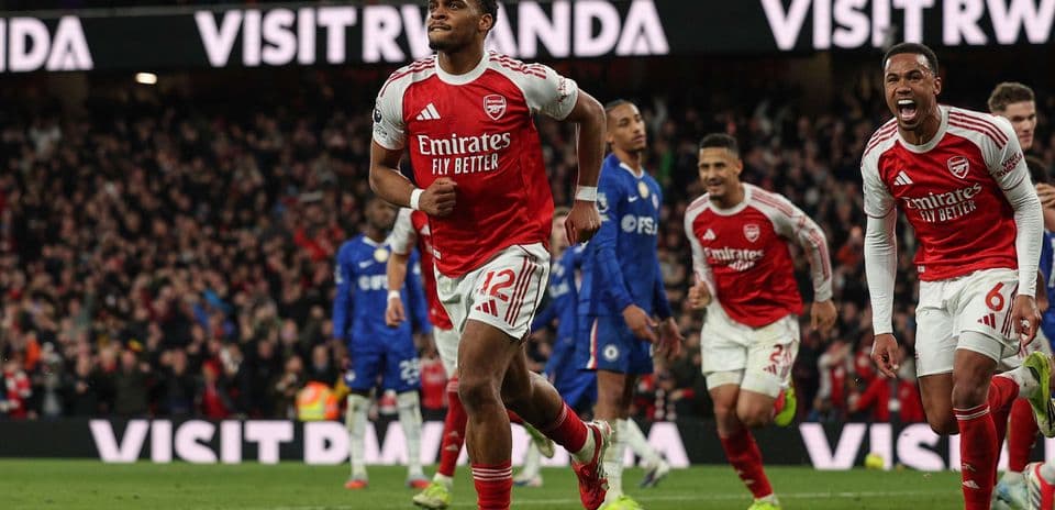 Arsenal's Efficient Counter-Attack Defeats Chelsea's Possession