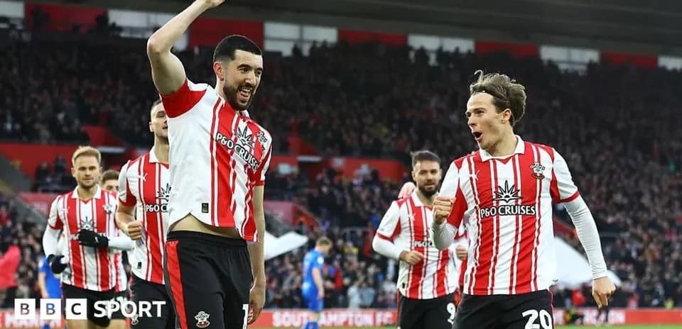 Southampton players celebrating a goal at St Mary's Stadium