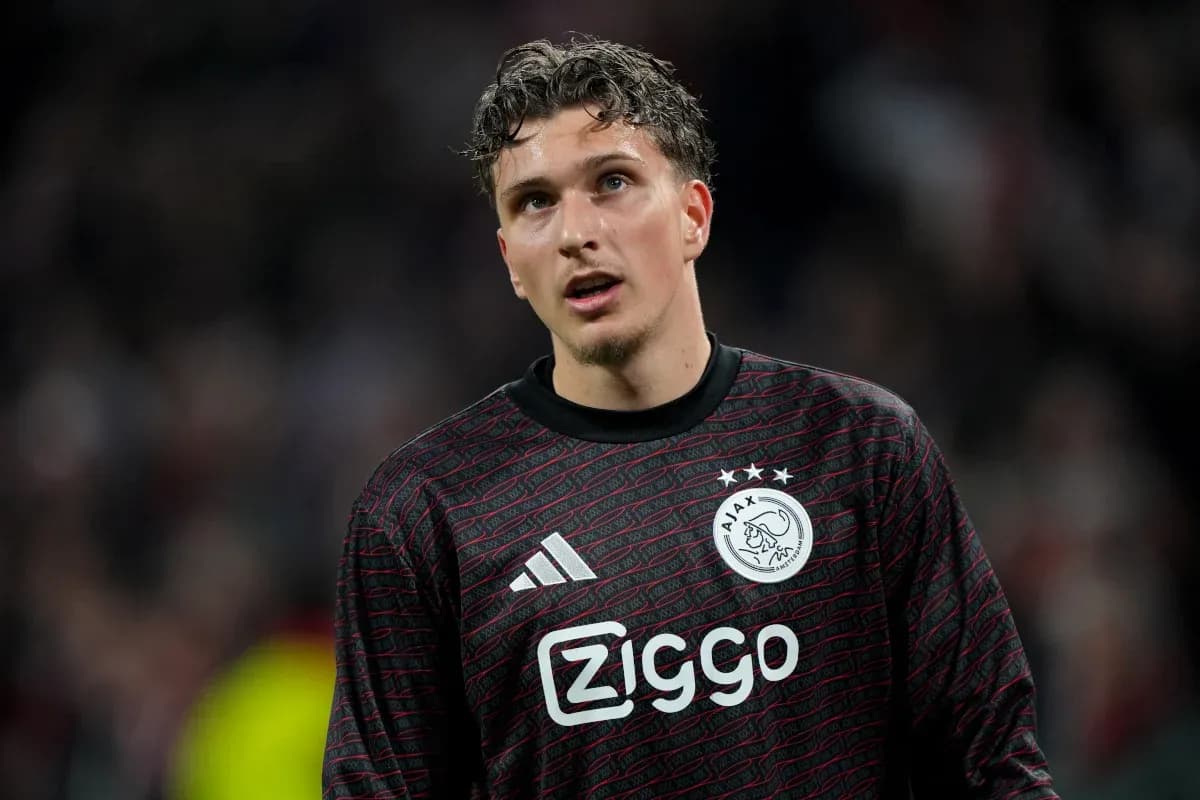 Goalkeeper in Ajax uniform during match