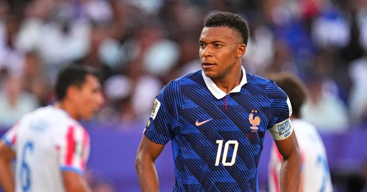 Kylian Mbappé in France jersey during match