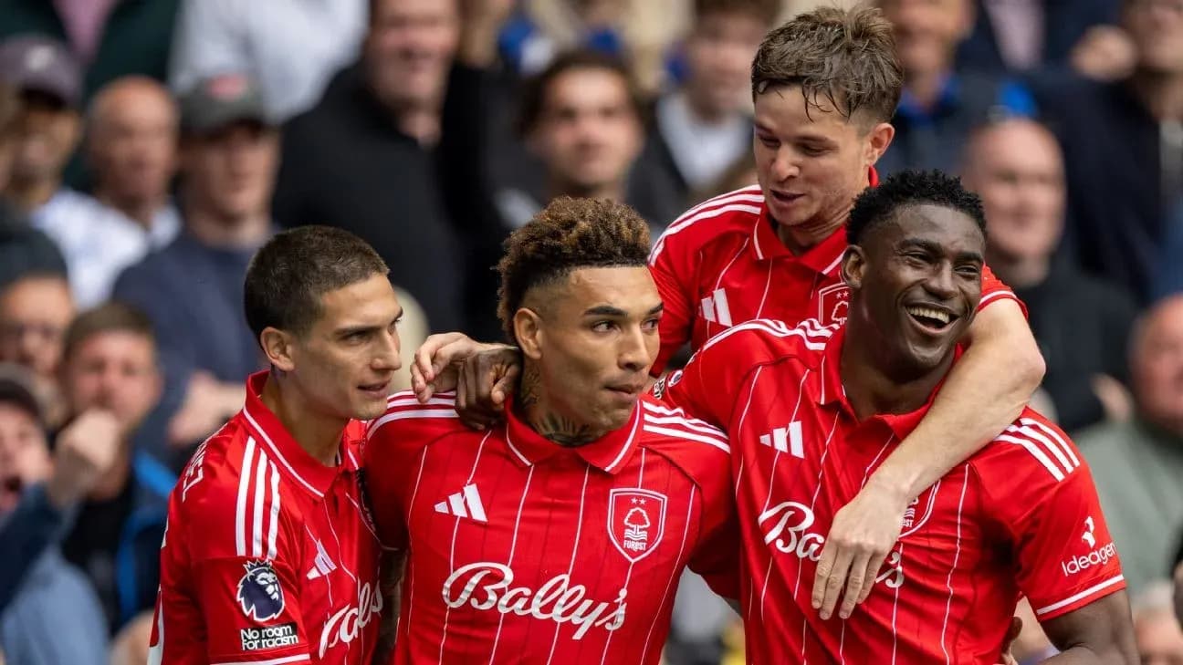 Nottingham Forest players celebrating a goal together