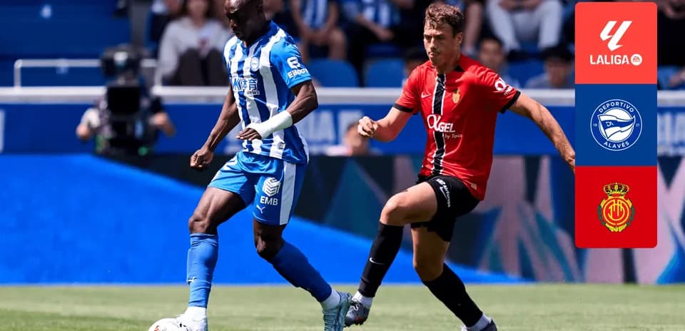 Deportivo Alaves player dribbling against Mallorca