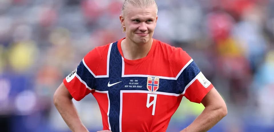 Player in Norway jersey during match
