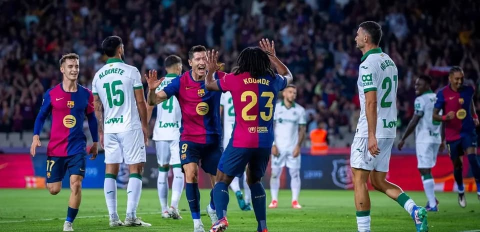 Barcelona players celebrating a goal against Getafe