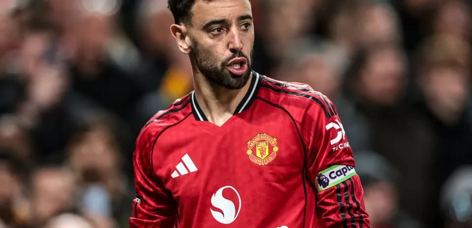 Bruno Fernandes in Manchester United kit during match