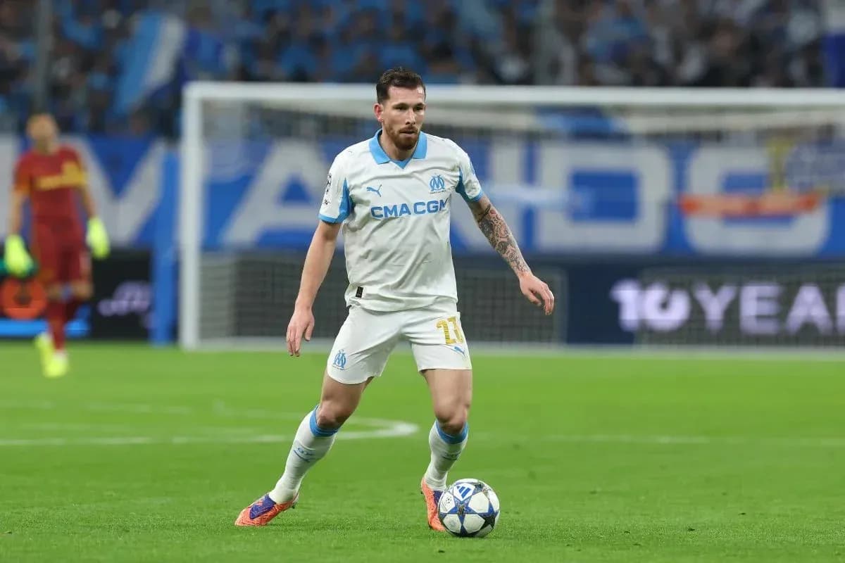 Player dribbling the ball during match for Marseille