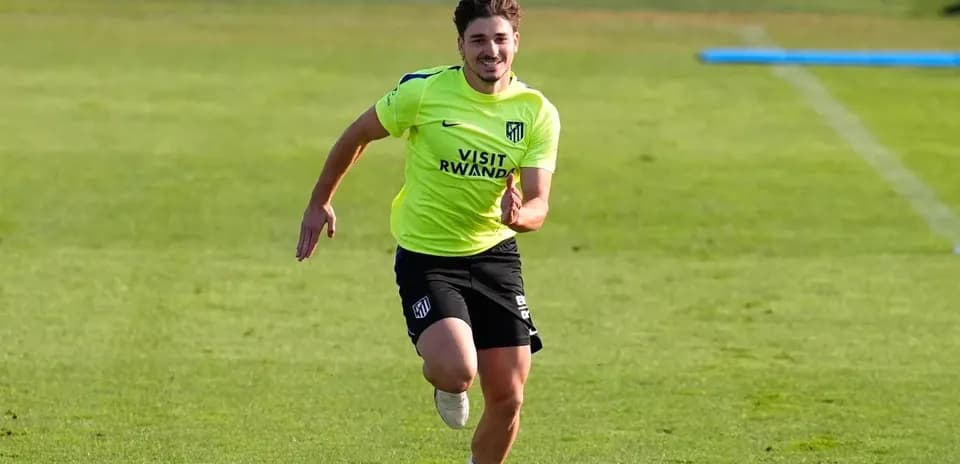 Player running during Atlético Madrid training session