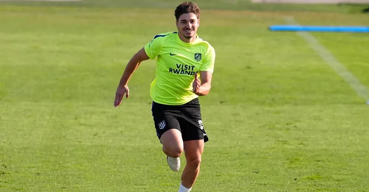 Player running during Atlético Madrid training session