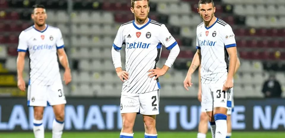 Players of Pisa in action during Serie A match