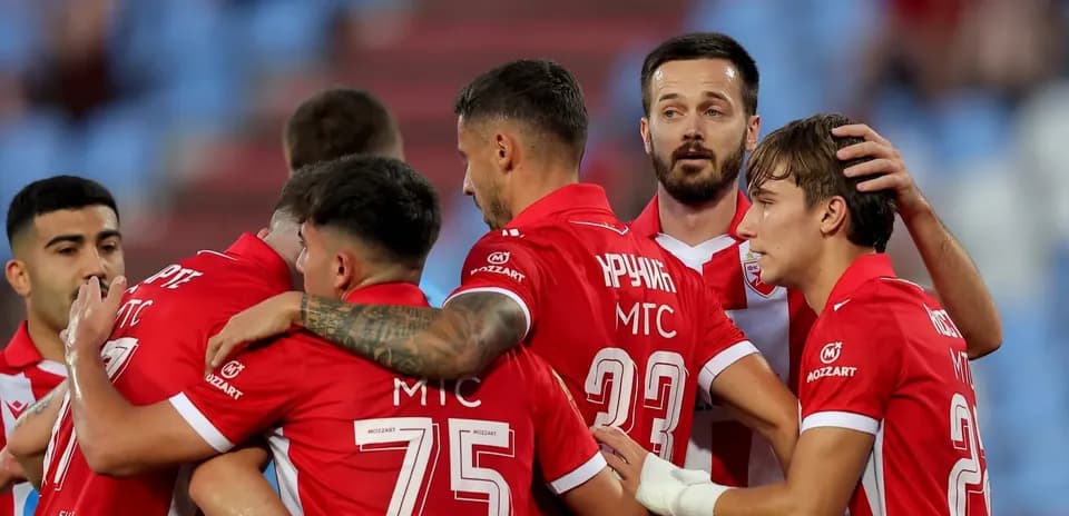 FK Crvena Zvezda players celebrating a goal
