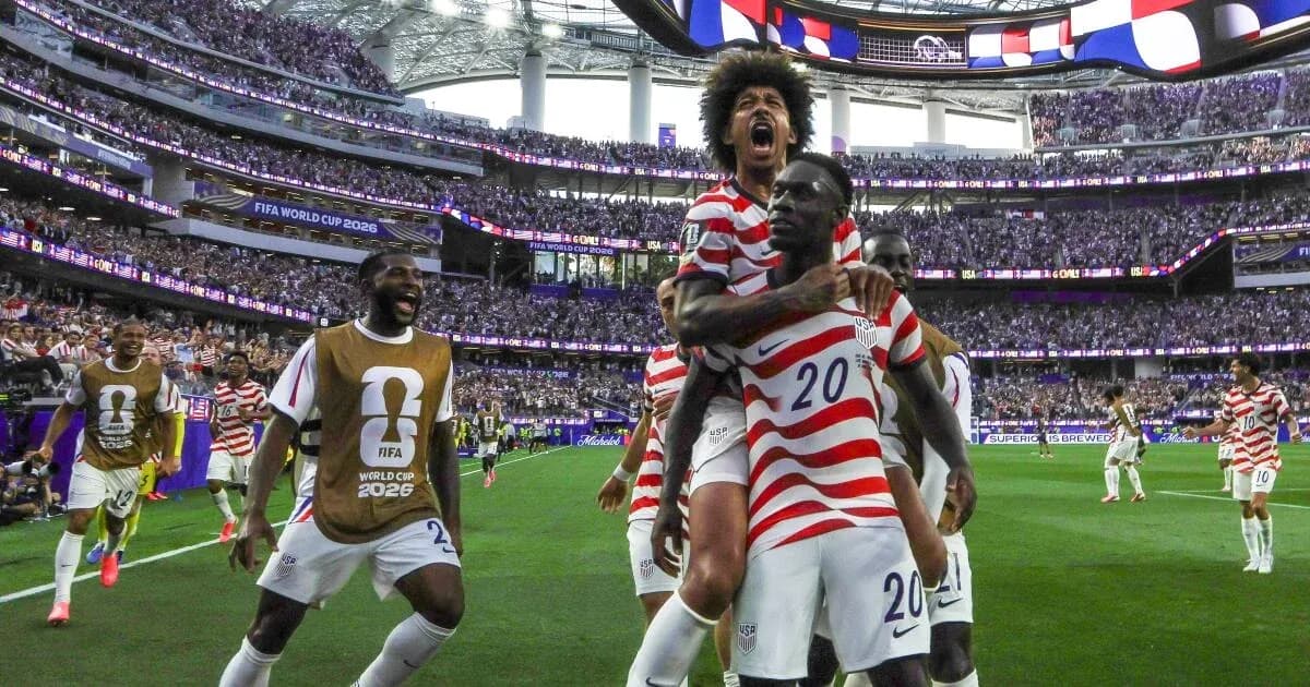 US players celebrating a goal at FIFA World Cup