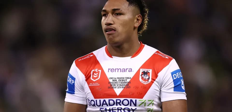 Player wearing St George Illawarra Dragons jersey