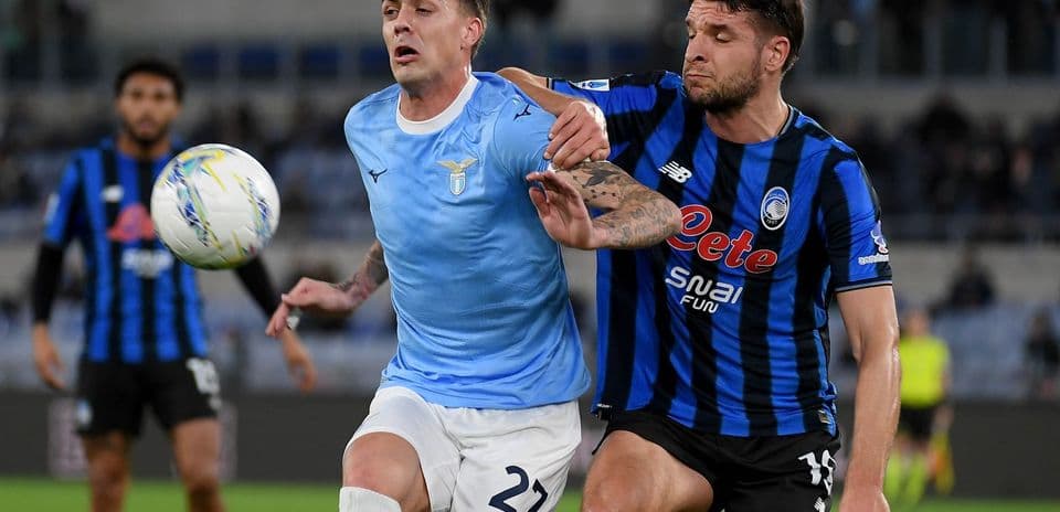 Lazio vs Atalanta match moment.
