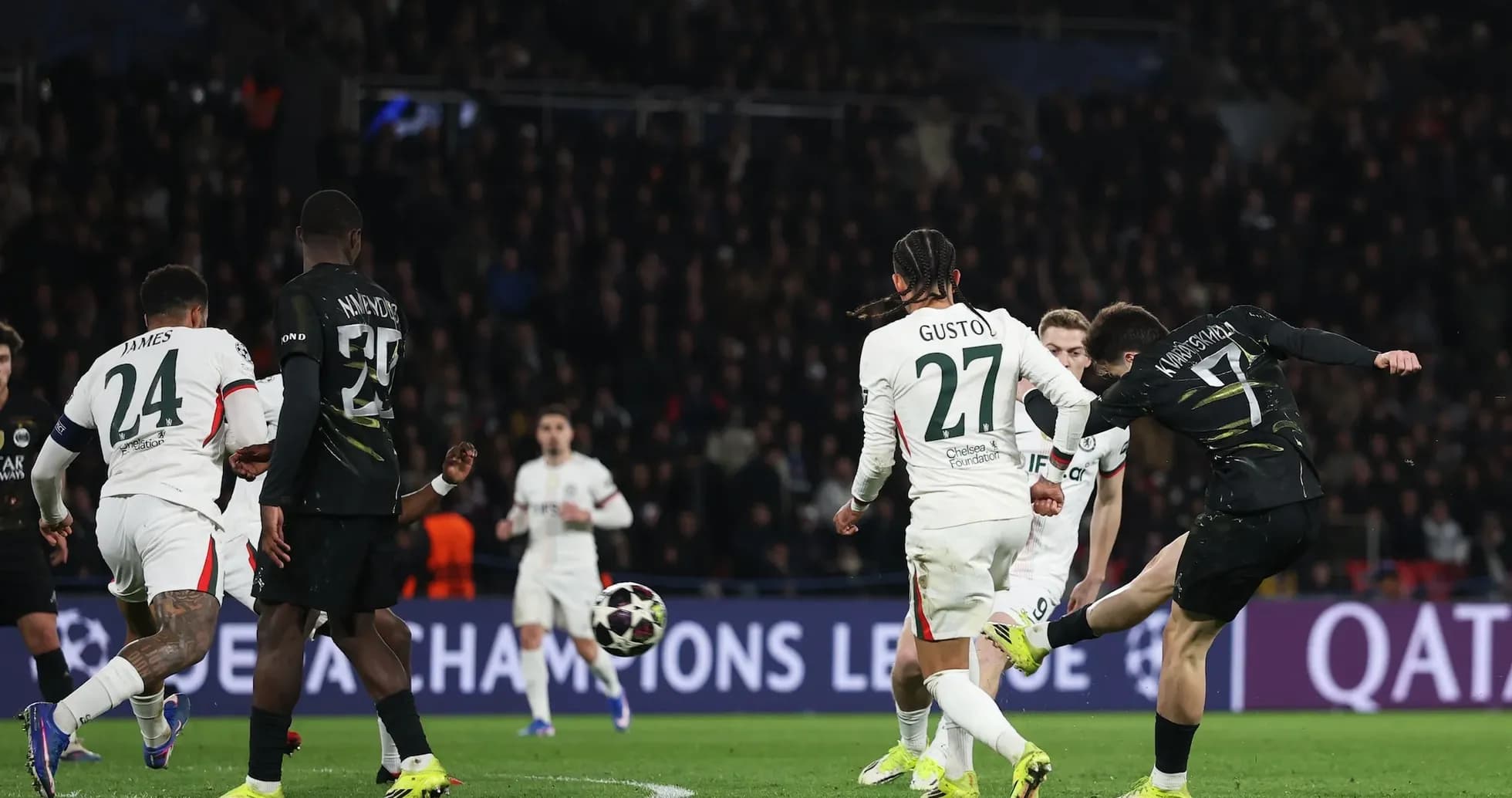 Chelsea players defending against PSG attack