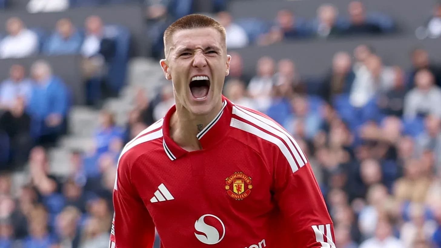 Goalkeeper celebrating during Manchester United match