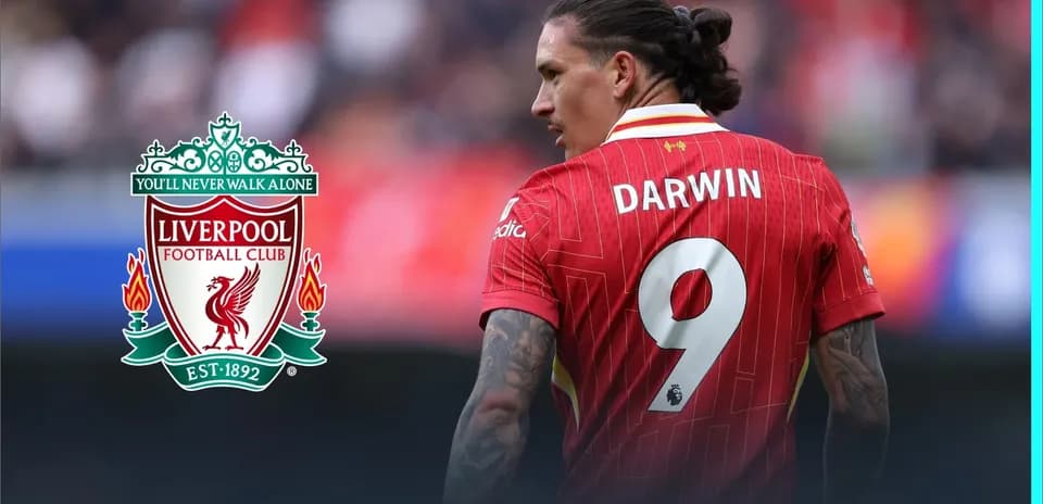 Darwin wearing Liverpool jersey with number 9