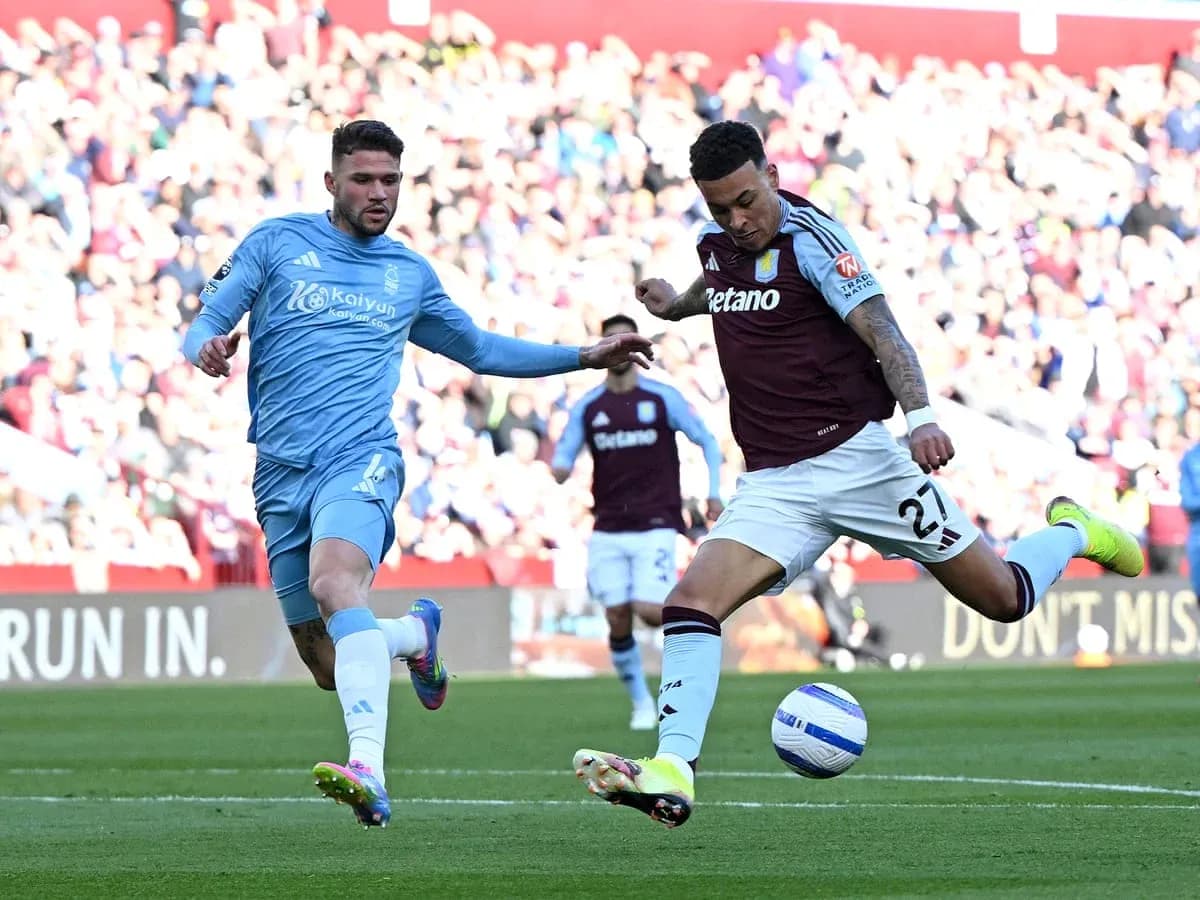 Nottingham Forest player challenges Aston Villa opponent