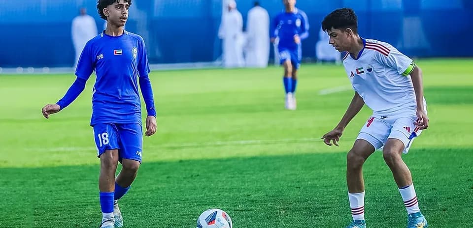 Players from Ittihad Kalba and Al Nasr U23 during match