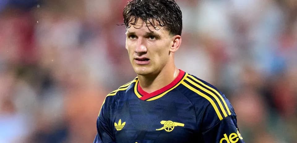 Player in Arsenal jersey during match