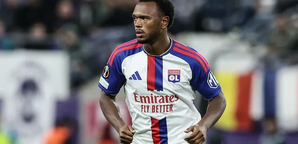 Player from Olympique Lyonnais running on the field