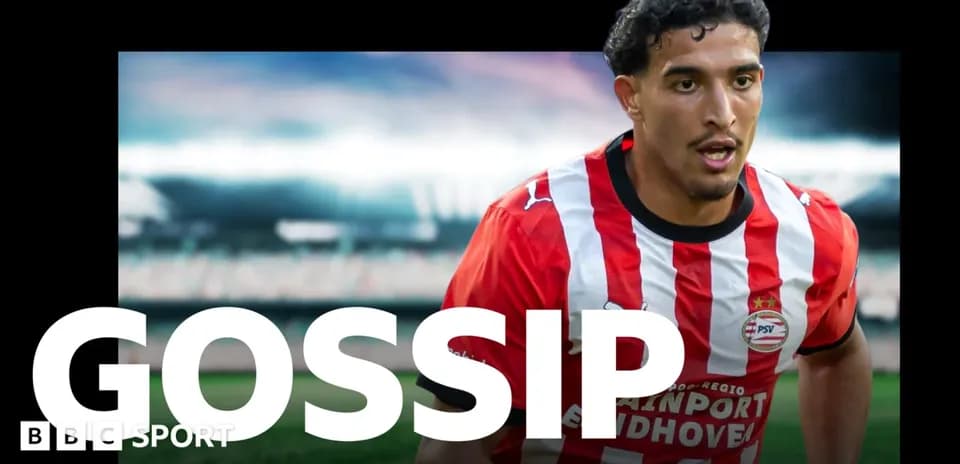 Player in PSV Eindhoven kit running on the pitch