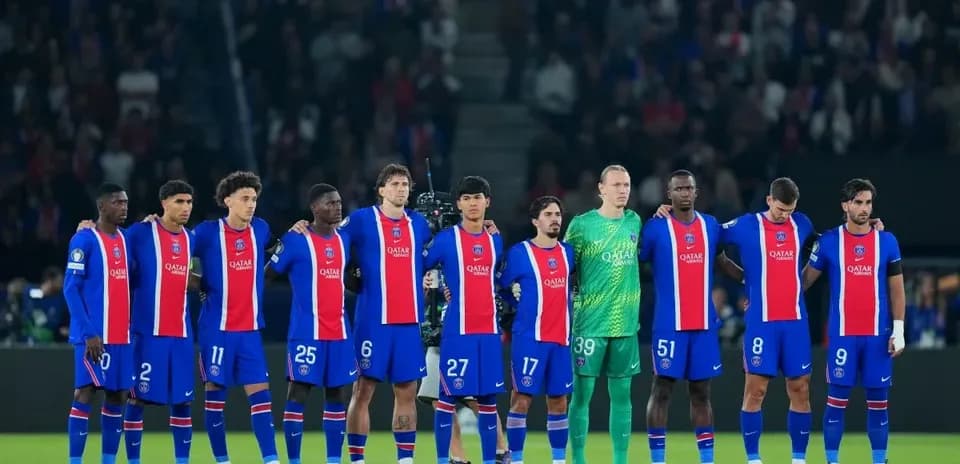 Paris Saint-Germain players lined up before match