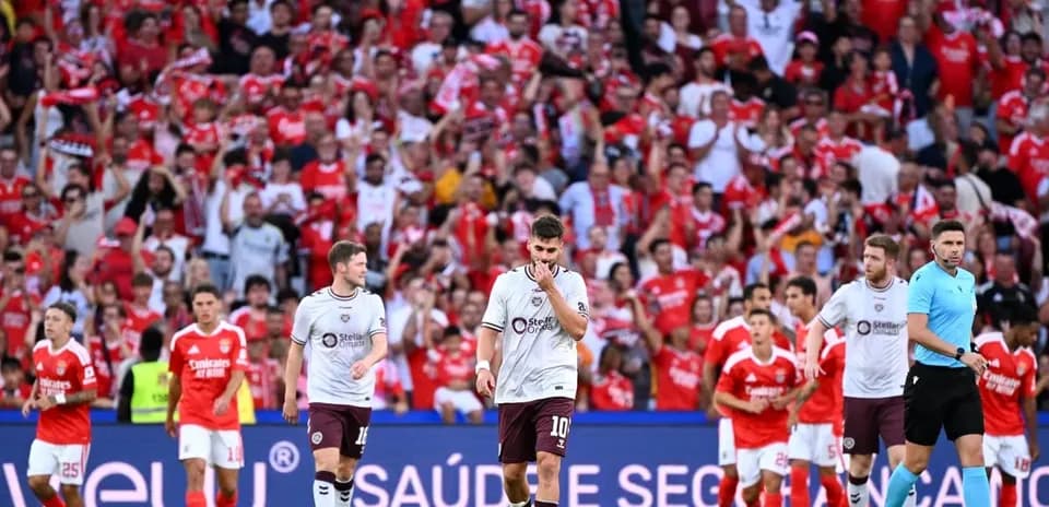 Players on field during Heart Of Midlothian vs Benfica