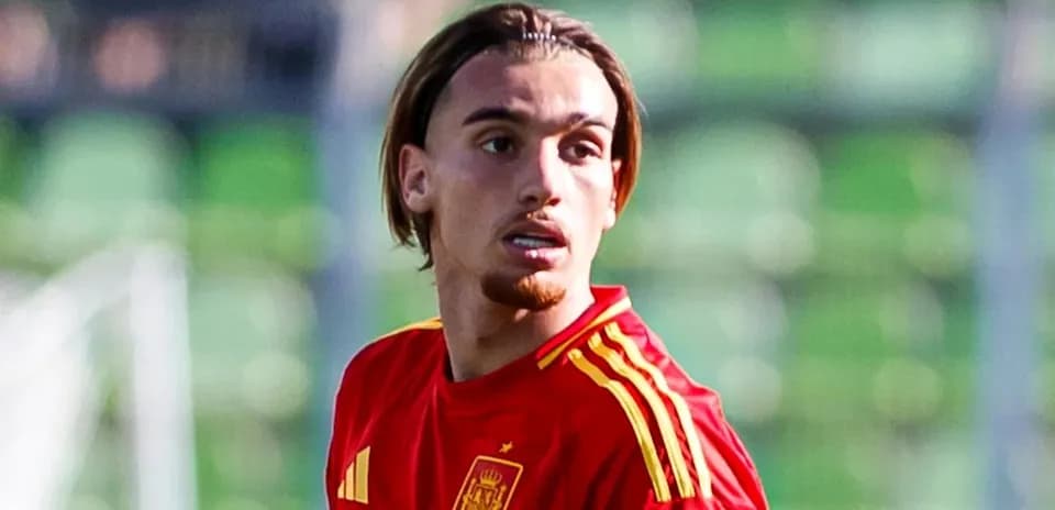 Player wearing Spain jersey during training session