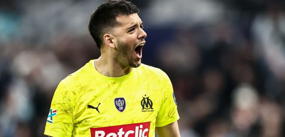 Goalkeeper shouting during a match for Marseille