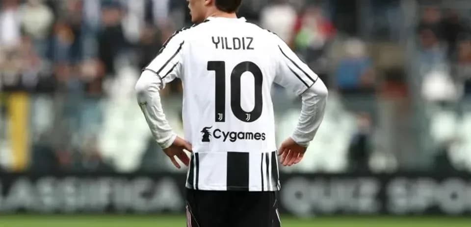 Player Yildiz wearing jersey number 10