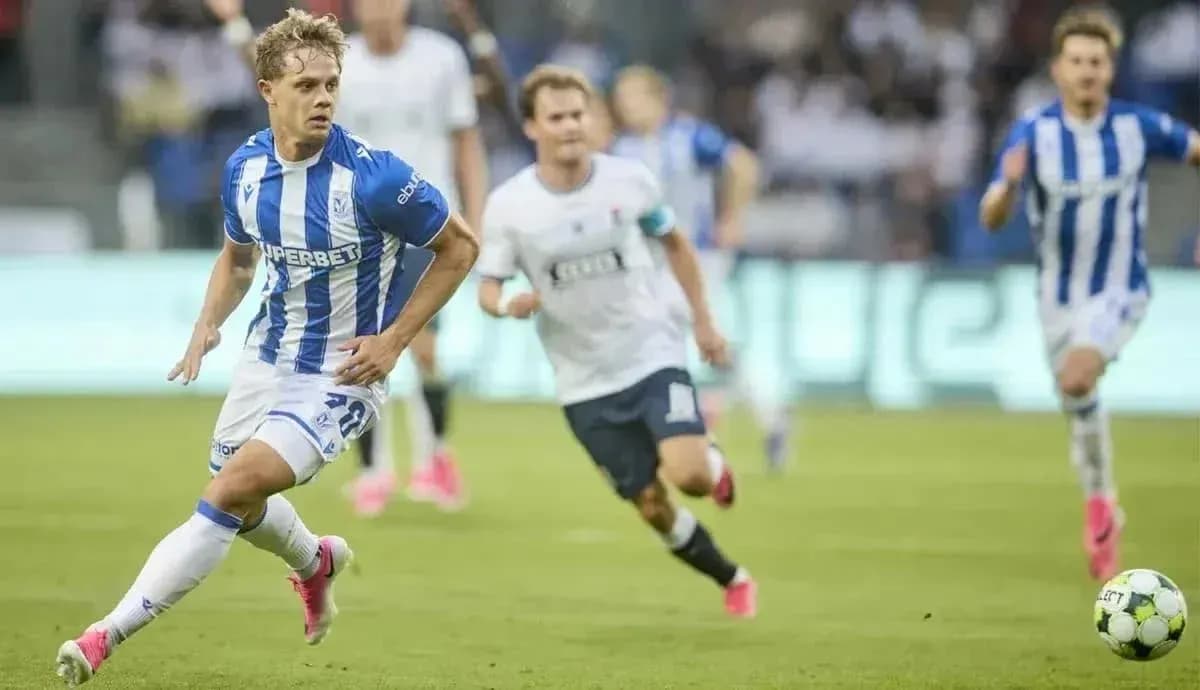 Lech Poznan player dribbling during match