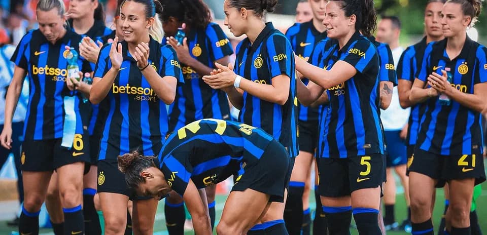 Inter Milano W players celebrating before the match