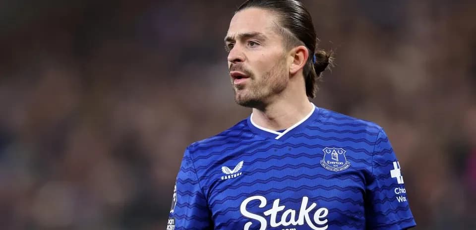 Player in blue Everton jersey during match