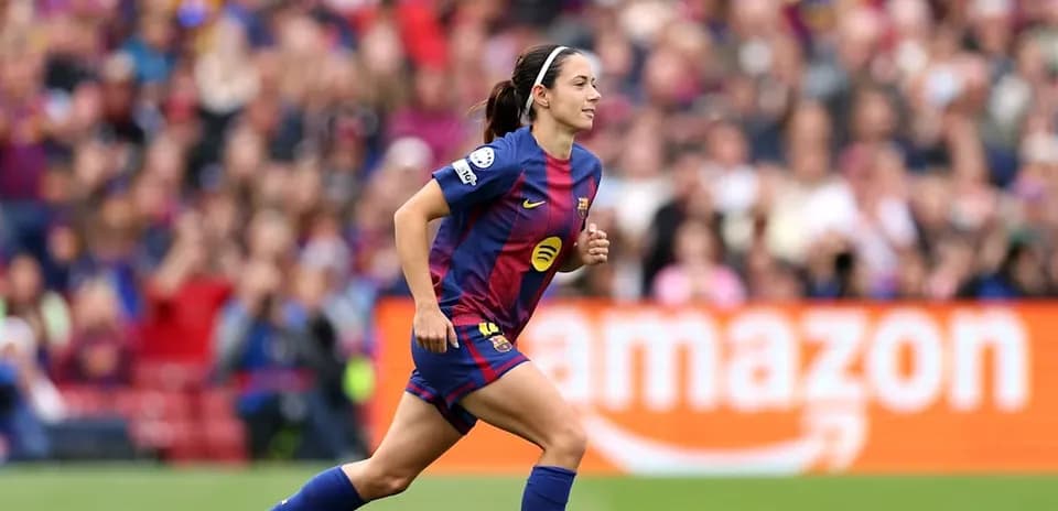 Player running on the pitch during match
