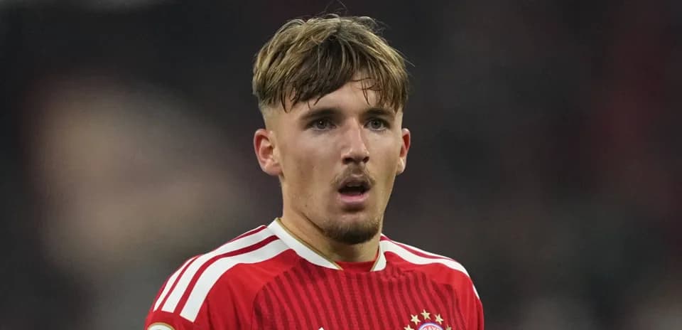 Player in Bayern Munich kit during match