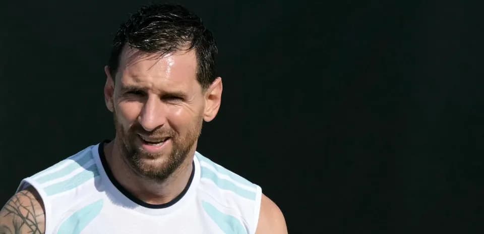 Lionel Messi training in Argentina team kit