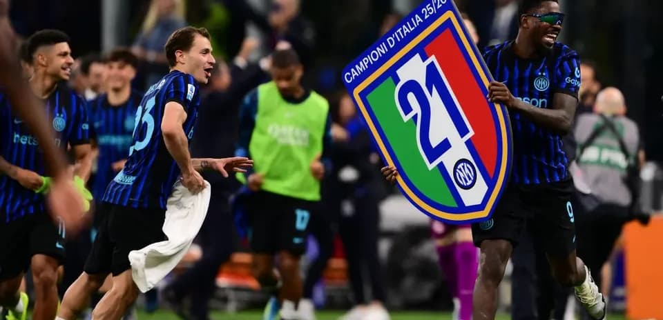 Inter players celebrating Serie A championship victory