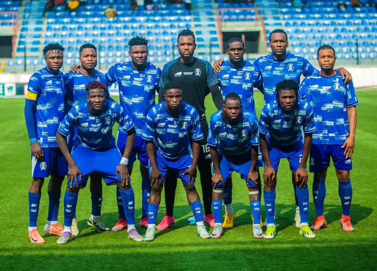 Plateau United team lineup before the match