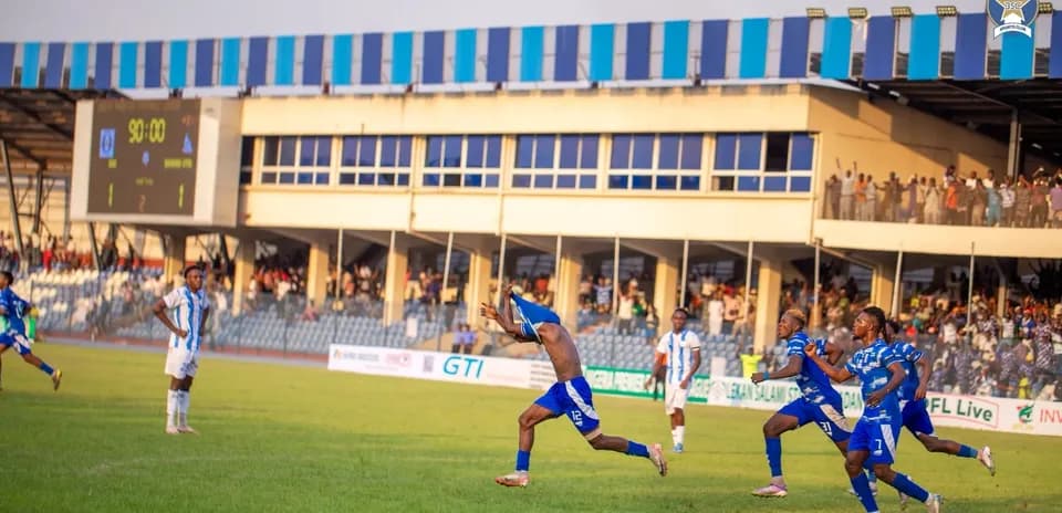 Plateau United players celebrating a goal